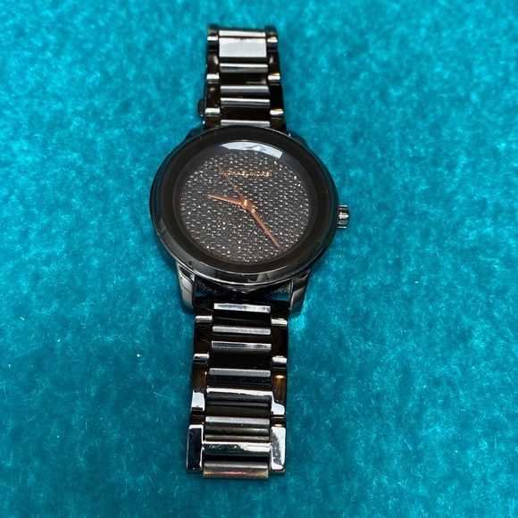 Michael Kors Watch - Sleek Black